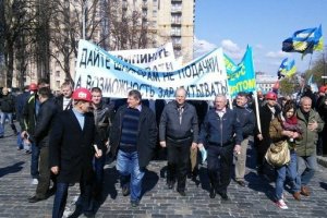 В Киеве протестующие шахтеры прорвали охрану и подошли к администрации президента