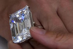 Білий діамант вагою 100 каратів проданий на аукціоні Sotheby's за $ 22 млн