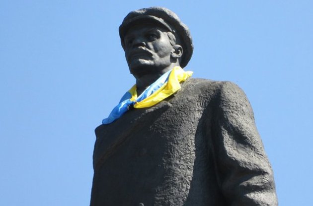 Вчені застерігають Україну від політизації історії