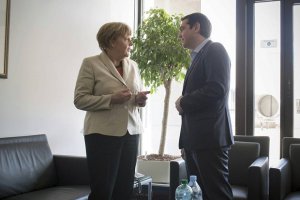 Ціпрас відчайдушно просить Меркель прискорити надання Греції кредиту - The Times