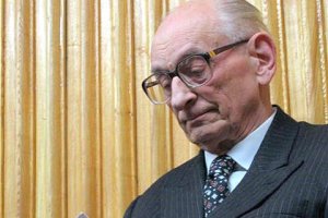Умер экс-глава МИД Польши, историк Владислав Бартошевский