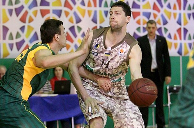 "Будівельник" виграв у київському дербі