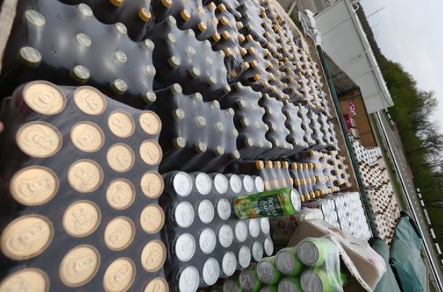 Пограничники задержали 2 грузовики с 10 тоннами алкоголя