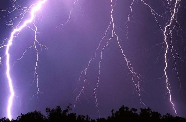 У південно-східній частині України очікуються грози