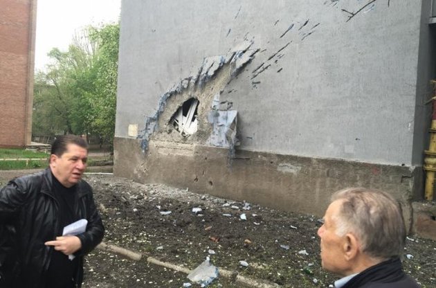 На место обстрела в Донецке прибыли сотрудники ОБСЕ