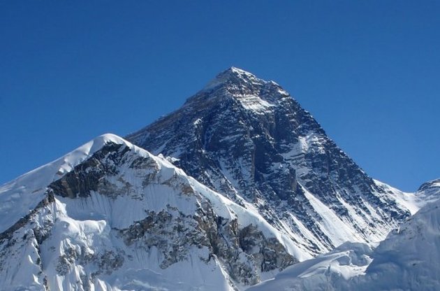 Висота Евересту зменшилася через землетрус в Непалі