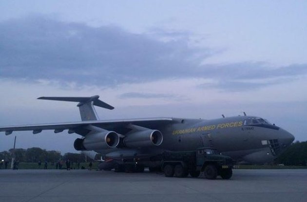 Самолет с украинцами из Непала приземлился в Борисполе