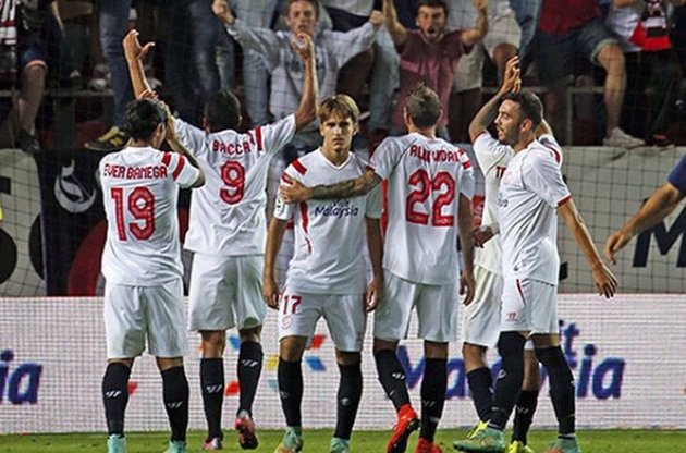 "Севилья" разгромила "Фиорентину" в Лиге Европы