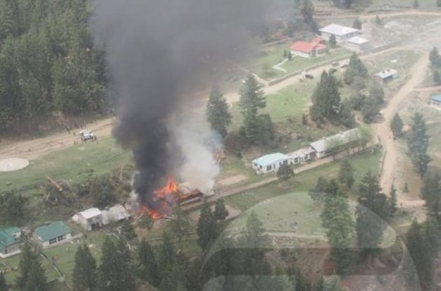 В результаті краху вертольота в Пакистані загинули посли, їх дружини і члени екіпажу