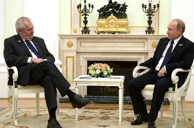 Чеський президент у Москві виступив проти антиросійських санкцій