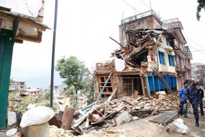 Число загиблих після нового землетрусу в Непалі перевищило 80, поранено - майже 2 тисячі