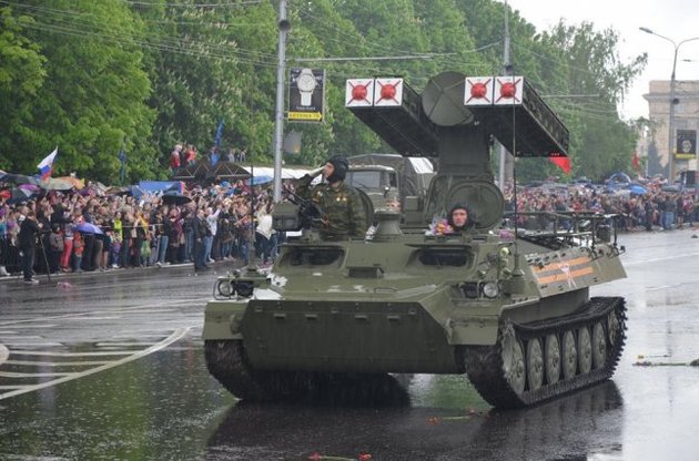 Парад військової техніки бойовиків в Донецьку йде врозріз з мінськими домовленостями - ОБСЄ