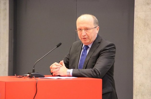 Экс-премьер Литвы сравнил Путина с "головорезом"