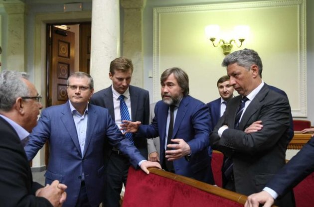 Не всі депутати щодня ходять на роботу