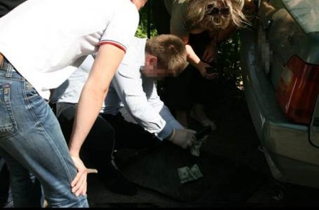 Майор военнкомата "погорів" на хабарі у $ 500. В СБУ кажуть - це не єдиний випадок