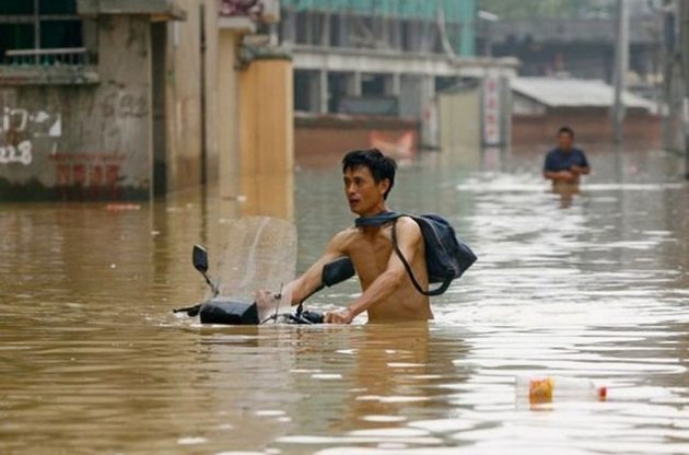Более 50 человек стали жертвами мощных наводнений в Китае