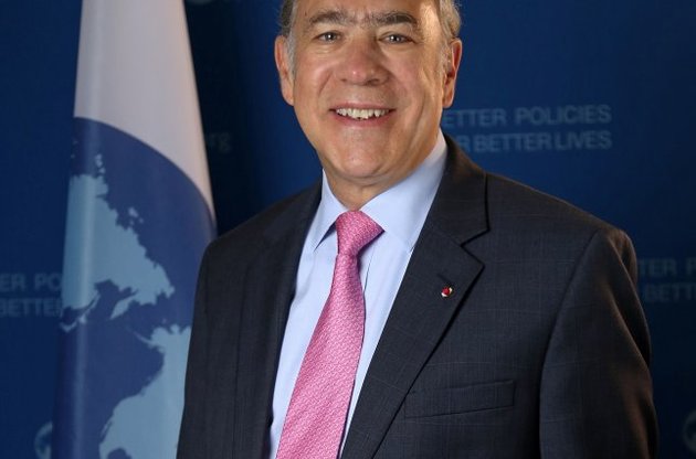 Гурриа известен тем, что помогал вывести Мексику из кризиса в начале 90-х