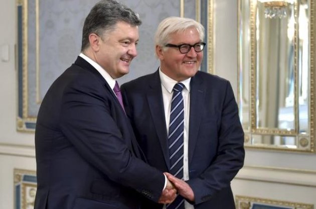 Порошенко и  Штайнмайер обсудили мирный план и восстановление Донбасса