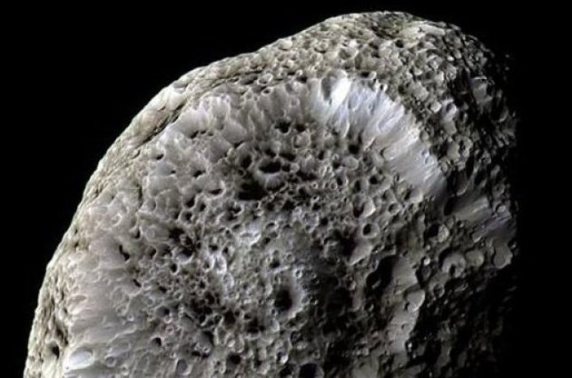 Cassini получит 31 мая прощальные фото Гипериона