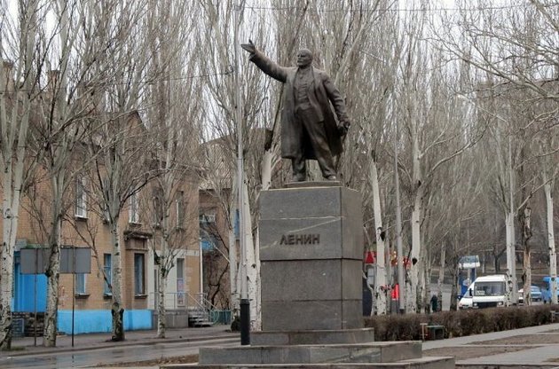 В Мелитополе снесли три памятника Ленину