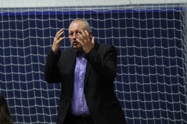 Лебединцев говорит, что клуб сейчас в отпуске