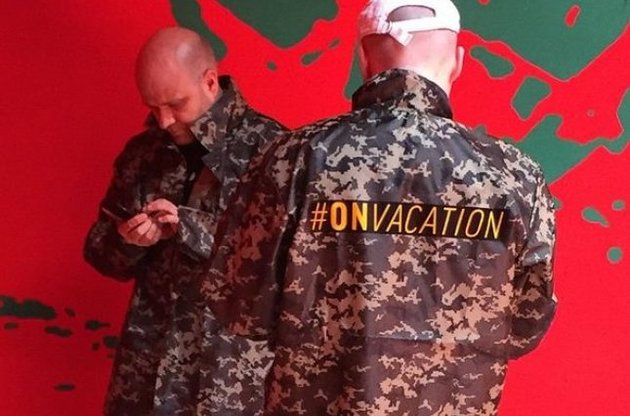 На Венецианском биеннале художники изображали солдат РФ "в отпуске" в Донбассе – WP
