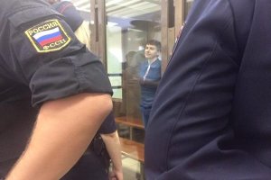 Російський суд продовжив арешт Савченко до 30 вересня