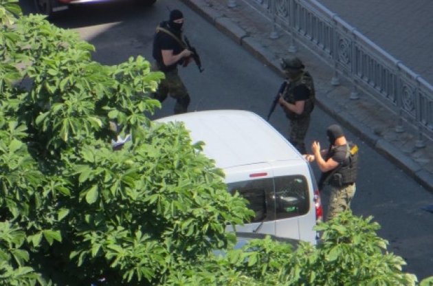 Обнародовано новое видео стрельбы в центре Киева