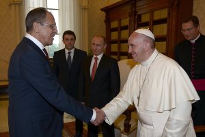 Папа Римський закликав Путіна докласти щирих зусиль для миру в Україні