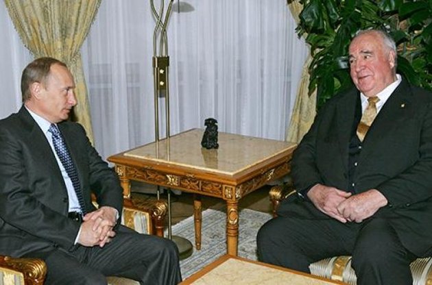 Путін писав листи Гельмуту Колю