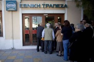 В Греции банки не открылись, а инвесторы пытаются сбежать