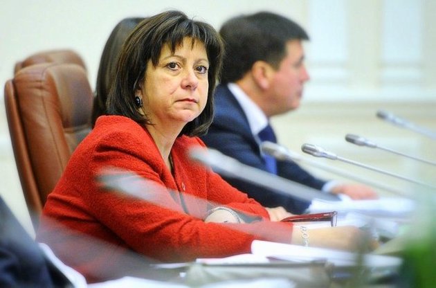 Яресько не підтвердила, але і не спростувала інформацію про те, що частина боргів України в руках Януковича. Ілюстрація