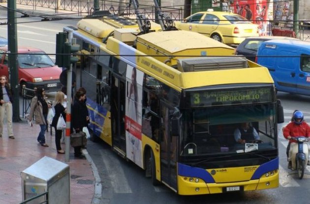 Через фінансову кризу афіняни тимчасово не платять за проїзд. Ілюстрація