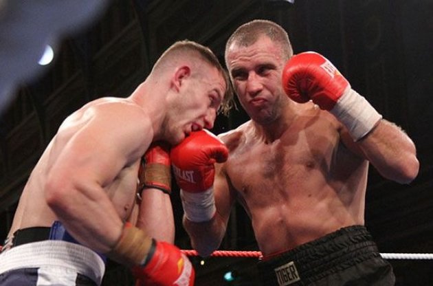 Бурсак зламав руку, відправивши суперника в нокдаун