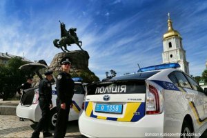 В Киеве начитает работу патрульная полиция, новый штат принял присягу