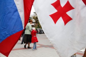 Пока ЕС и НАТО холодны к преданной Грузии, пророссийские настроения в стране растут - WP