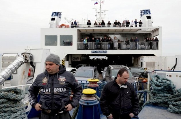 В Крым не могут попасть сотни людей