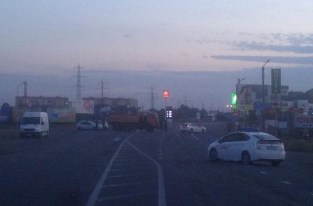 Через конфлікт в Мукачевому правоохоронці евакуюють мешканців