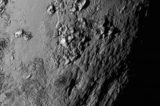 NASA опублікувало перше фото поверхні Плутона