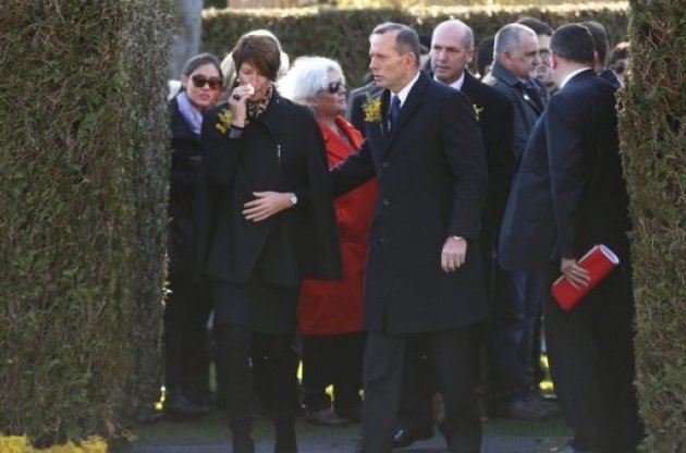 Тони Эбботт на траурной церменонии, 17 июля 2015 год