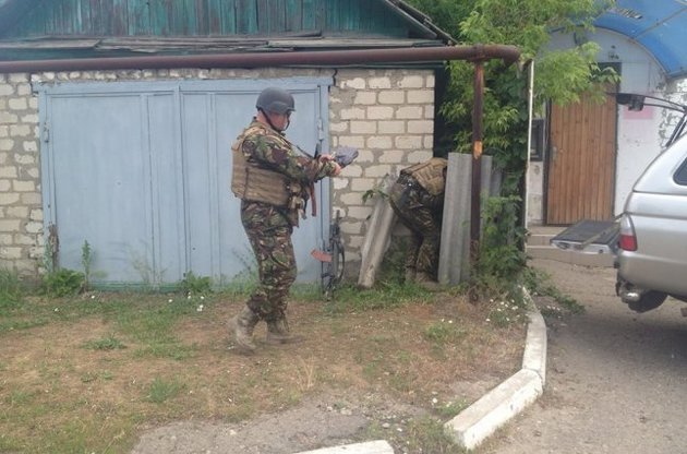 В Станице Луганской боевики повредили обстрелами газопровод и линии электропередач