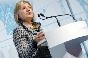 Хиллари Клинтон отвергла обвинения в использовании личной почты для секретной переписки