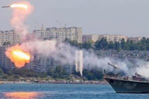 Російський корабель в Криму невдало запустив "святкову" ракету