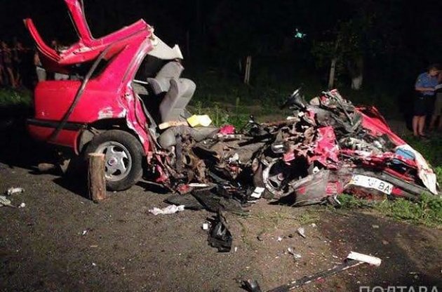 Автомобиль Nissan, трое пассажиров которого погибли в результате ДТП