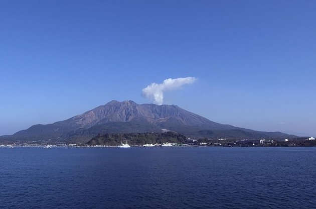 Через збільшенння активності японського вулкана Сакурадзима почалася евакуація населення