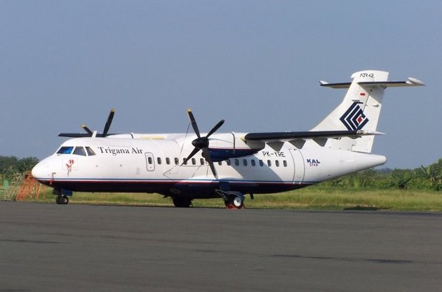 В Індонезії зник літак з 54 пасажирами