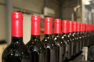 Росія призупинила продаж низки вин із США