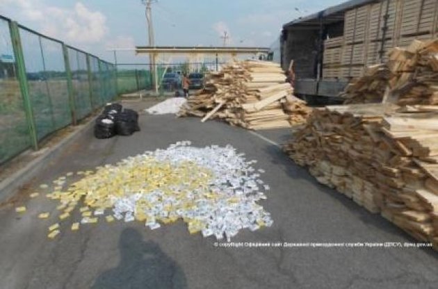 Пограничники на границе с Венгрией перехватили 57 тысяч пачек контрабандных сигарет