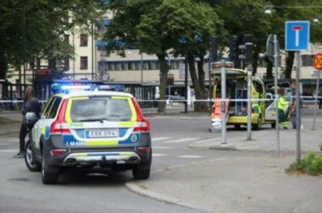 Полицейский патруль обнаружил двух раненых вблизи городской библиотеки