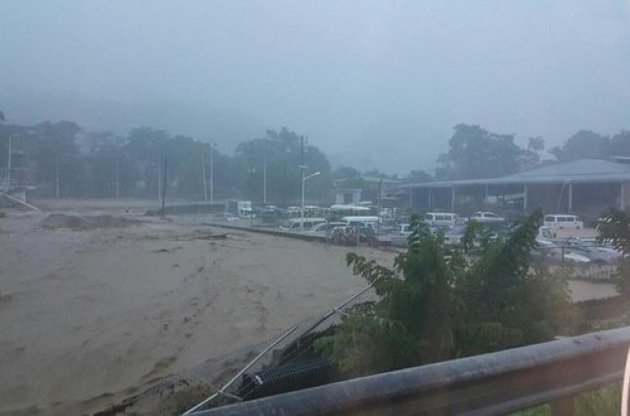 Премьер Доминики считает, что тропический шторм отбросил его страну на 20 лет назад
